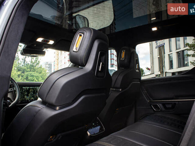Сірий Rivian R1S, об'ємом двигуна 0 л та пробігом 54 тис. км за 52000 $, фото 45 на Automoto.ua
