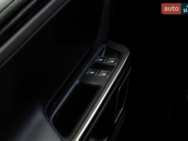 Сірий Rivian R1S, об'ємом двигуна 0 л та пробігом 54 тис. км за 52000 $, фото 55 на Automoto.ua