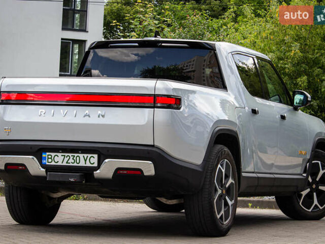 Сірий Rivian R1S, об'ємом двигуна 0 л та пробігом 54 тис. км за 52000 $, фото 36 на Automoto.ua