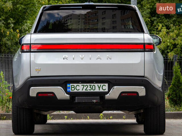Сірий Rivian R1S, об'ємом двигуна 0 л та пробігом 54 тис. км за 52000 $, фото 23 на Automoto.ua