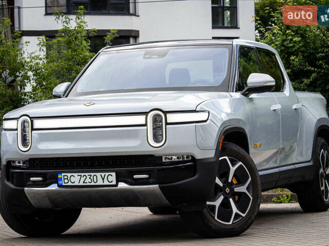Сірий Rivian R1S, об'ємом двигуна 0 л та пробігом 54 тис. км за 52000 $, фото 19 на Automoto.ua