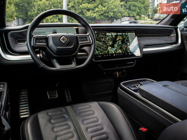 Сірий Rivian R1S, об'ємом двигуна 0 л та пробігом 54 тис. км за 52000 $, фото 49 на Automoto.ua