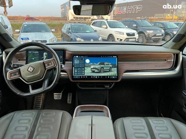 Серый Rivian R1S, объемом двигателя 0 л и пробегом 29 тыс. км за 57490 $, фото 35 на Automoto.ua