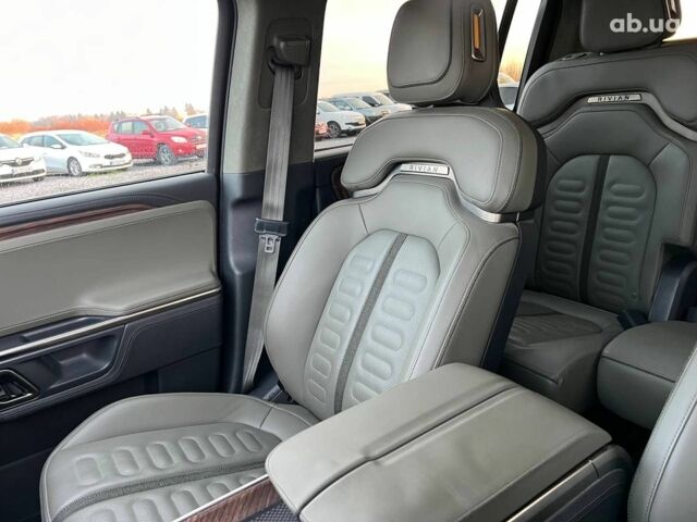 Серый Rivian R1S, объемом двигателя 0 л и пробегом 29 тыс. км за 57490 $, фото 33 на Automoto.ua