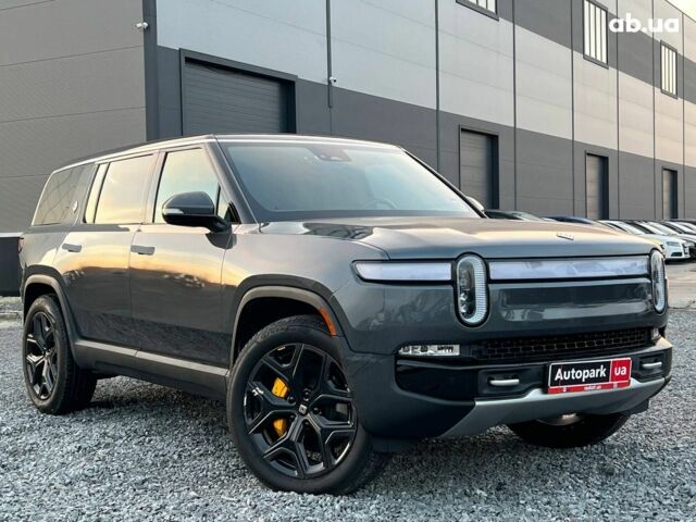 Серый Rivian R1S, объемом двигателя 0 л и пробегом 29 тыс. км за 57490 $, фото 11 на Automoto.ua