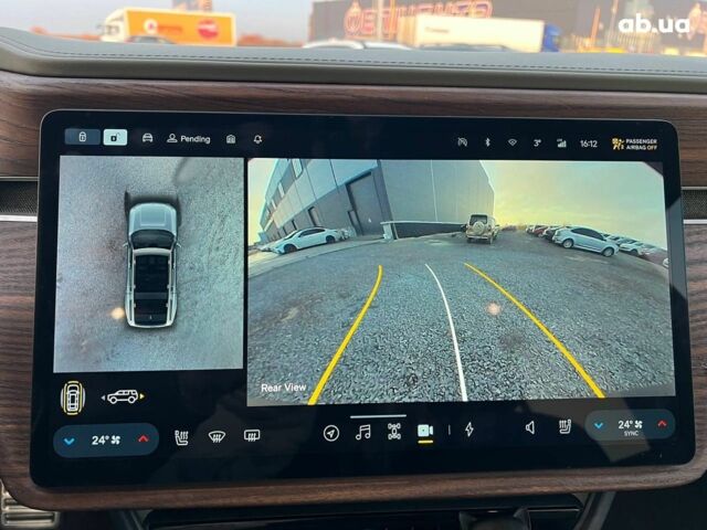 Серый Rivian R1S, объемом двигателя 0 л и пробегом 29 тыс. км за 57490 $, фото 29 на Automoto.ua