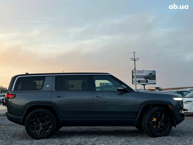 Серый Rivian R1S, объемом двигателя 0 л и пробегом 29 тыс. км за 57490 $, фото 9 на Automoto.ua
