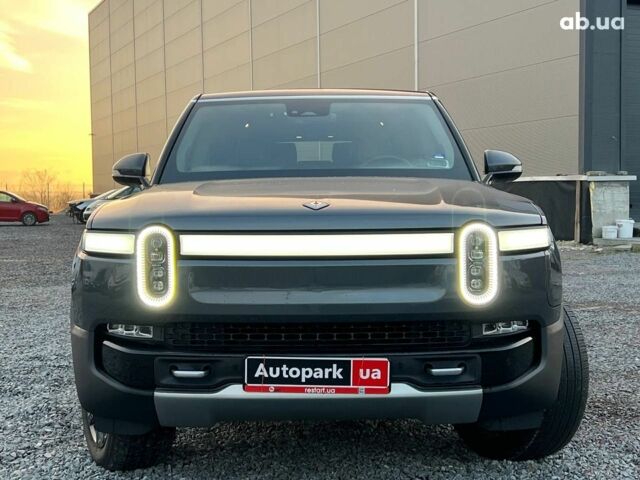 Серый Rivian R1S, объемом двигателя 0 л и пробегом 29 тыс. км за 57490 $, фото 1 на Automoto.ua