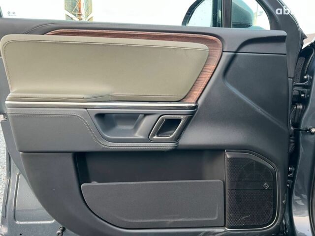 Серый Rivian R1S, объемом двигателя 0 л и пробегом 29 тыс. км за 57490 $, фото 16 на Automoto.ua