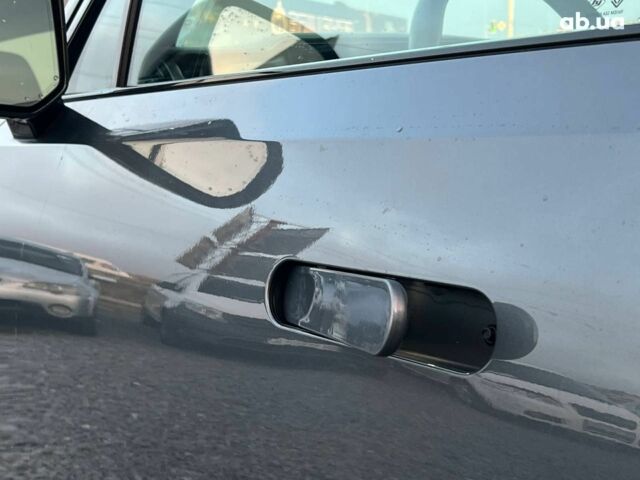 Серый Rivian R1S, объемом двигателя 0 л и пробегом 29 тыс. км за 57490 $, фото 14 на Automoto.ua