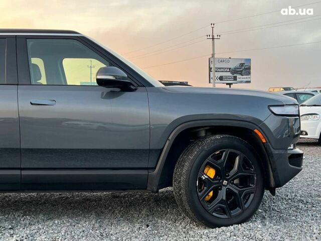 Серый Rivian R1S, объемом двигателя 0 л и пробегом 29 тыс. км за 57490 $, фото 10 на Automoto.ua