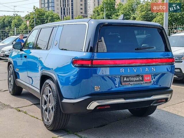 Серый Rivian R1S, объемом двигателя 0 л и пробегом 10 тыс. км за 55290 $, фото 7 на Automoto.ua