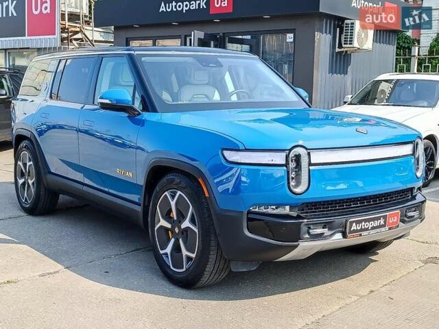Серый Rivian R1S, объемом двигателя 0 л и пробегом 10 тыс. км за 55290 $, фото 13 на Automoto.ua