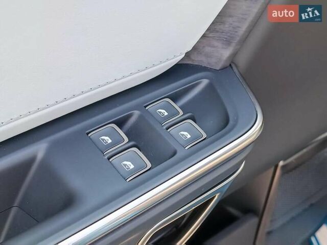 Серый Rivian R1S, объемом двигателя 0 л и пробегом 10 тыс. км за 55290 $, фото 21 на Automoto.ua