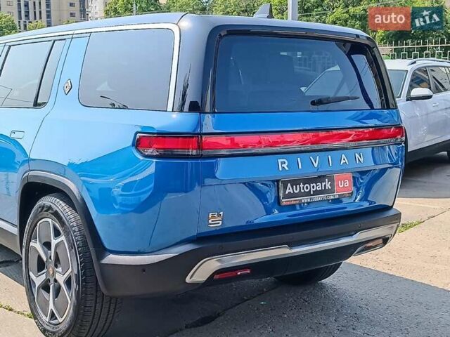 Серый Rivian R1S, объемом двигателя 0 л и пробегом 10 тыс. км за 55290 $, фото 10 на Automoto.ua
