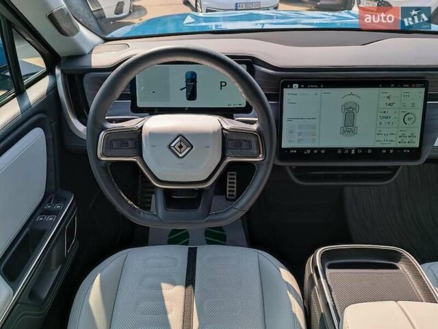 Серый Rivian R1S, объемом двигателя 0 л и пробегом 10 тыс. км за 55290 $, фото 31 на Automoto.ua