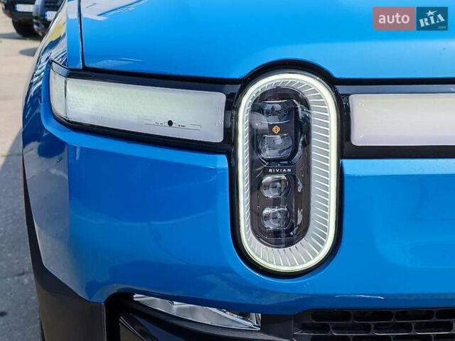 Серый Rivian R1S, объемом двигателя 0 л и пробегом 10 тыс. км за 55290 $, фото 4 на Automoto.ua