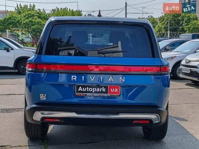 Серый Rivian R1S, объемом двигателя 0 л и пробегом 10 тыс. км за 55290 $, фото 8 на Automoto.ua
