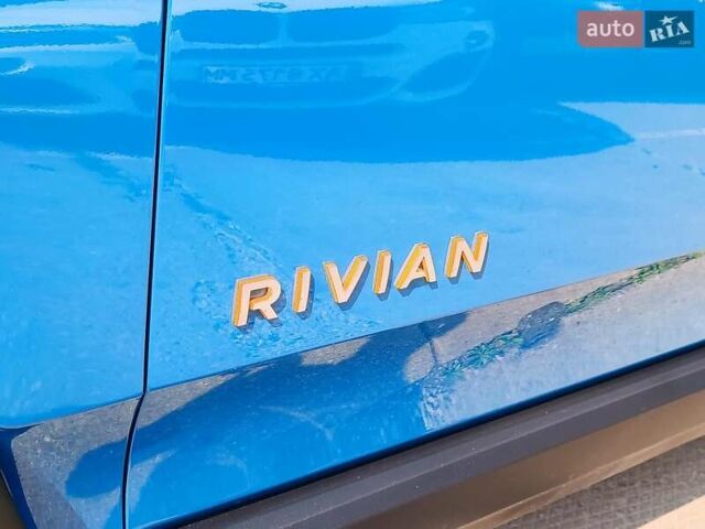 Серый Rivian R1S, объемом двигателя 0 л и пробегом 10 тыс. км за 55290 $, фото 6 на Automoto.ua