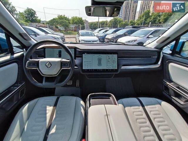 Серый Rivian R1S, объемом двигателя 0 л и пробегом 10 тыс. км за 55290 $, фото 30 на Automoto.ua