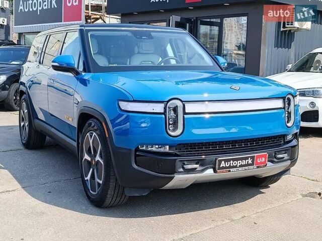 Серый Rivian R1S, объемом двигателя 0 л и пробегом 10 тыс. км за 55290 $, фото 12 на Automoto.ua