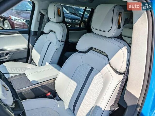 Серый Rivian R1S, объемом двигателя 0 л и пробегом 10 тыс. км за 55290 $, фото 20 на Automoto.ua
