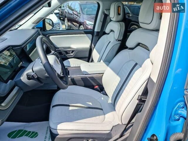 Серый Rivian R1S, объемом двигателя 0 л и пробегом 10 тыс. км за 55290 $, фото 17 на Automoto.ua