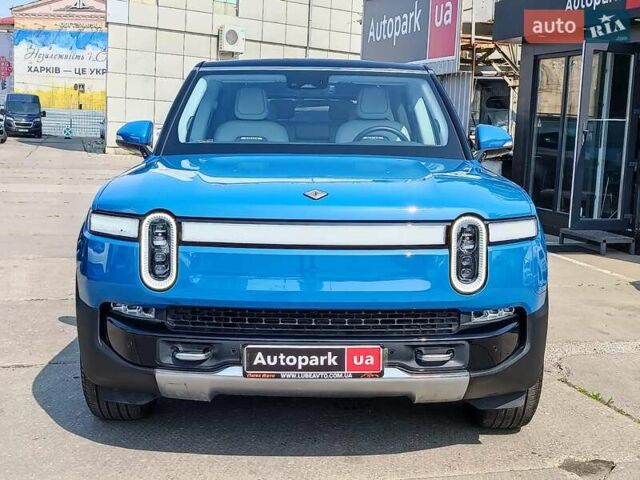 Серый Rivian R1S, объемом двигателя 0 л и пробегом 10 тыс. км за 55290 $, фото 1 на Automoto.ua