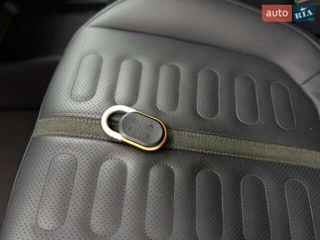 Сірий Rivian R1S, об'ємом двигуна 0 л та пробігом 42 тис. км за 54500 $, фото 30 на Automoto.ua