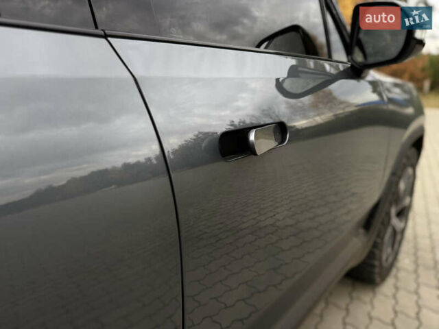 Сірий Rivian R1S, об'ємом двигуна 0 л та пробігом 42 тис. км за 54500 $, фото 15 на Automoto.ua