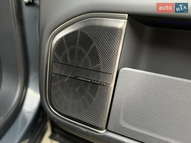 Сірий Rivian R1S, об'ємом двигуна 0 л та пробігом 42 тис. км за 54500 $, фото 26 на Automoto.ua