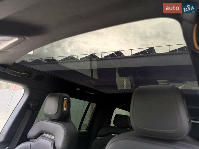 Сірий Rivian R1S, об'ємом двигуна 0 л та пробігом 42 тис. км за 54500 $, фото 37 на Automoto.ua