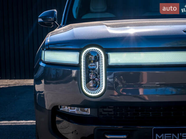 Серый Rivian R1S, объемом двигателя 0 л и пробегом 10 тыс. км за 49900 $, фото 10 на Automoto.ua