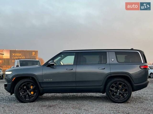 Серый Rivian R1S, объемом двигателя 0 л и пробегом 29 тыс. км за 57490 $, фото 2 на Automoto.ua