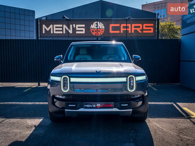 Серый Rivian R1S, объемом двигателя 0 л и пробегом 10 тыс. км за 49900 $, фото 1 на Automoto.ua