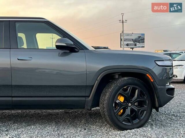 Серый Rivian R1S, объемом двигателя 0 л и пробегом 29 тыс. км за 57490 $, фото 9 на Automoto.ua