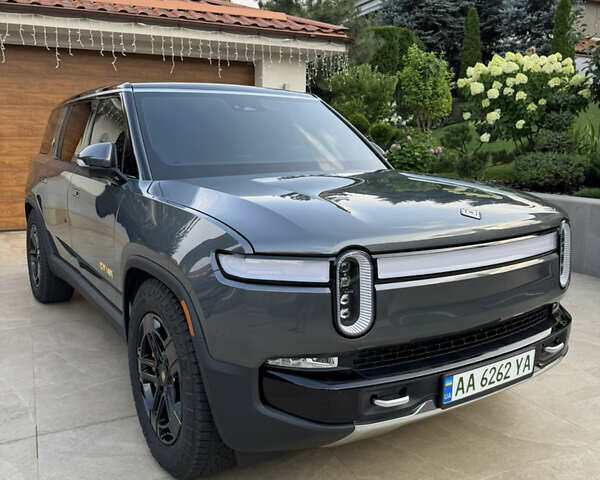 Серый Rivian R1S, объемом двигателя 0 л и пробегом 17 тыс. км за 82500 $, фото 12 на Automoto.ua