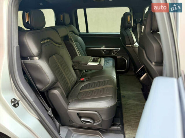 Серый Rivian R1S, объемом двигателя 0 л и пробегом 13 тыс. км за 49000 $, фото 17 на Automoto.ua