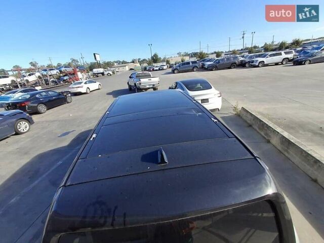 Сірий Rivian R1S, об'ємом двигуна 0 л та пробігом 13 тис. км за 32100 $, фото 10 на Automoto.ua