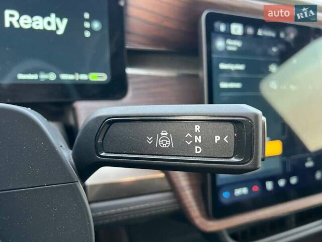 Серый Rivian R1S, объемом двигателя 0 л и пробегом 29 тыс. км за 57490 $, фото 24 на Automoto.ua