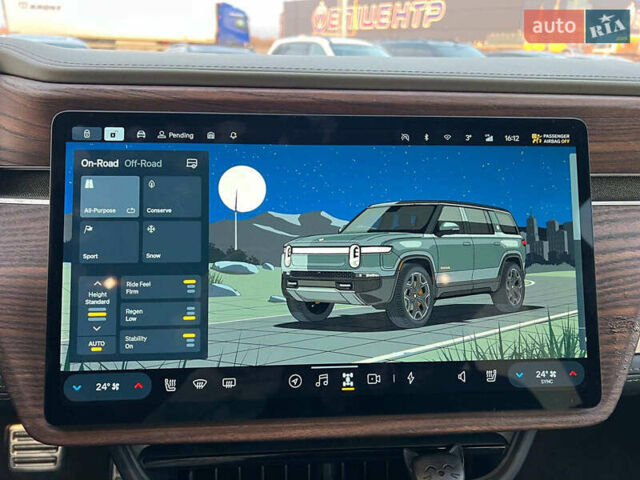 Серый Rivian R1S, объемом двигателя 0 л и пробегом 29 тыс. км за 57490 $, фото 28 на Automoto.ua