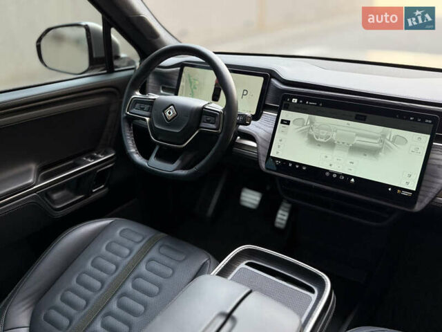 Серый Rivian R1S, объемом двигателя 0 л и пробегом 13 тыс. км за 49000 $, фото 20 на Automoto.ua
