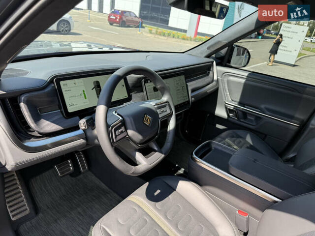 Серый Rivian R1S, объемом двигателя 0 л и пробегом 22 тыс. км за 49999 $, фото 11 на Automoto.ua