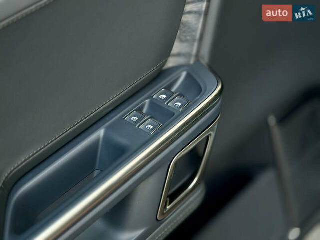 Серый Rivian R1S, объемом двигателя 0 л и пробегом 13 тыс. км за 49000 $, фото 9 на Automoto.ua