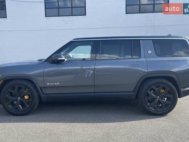 Серый Rivian R1S, объемом двигателя 0 л и пробегом 13 тыс. км за 70000 $, фото 3 на Automoto.ua