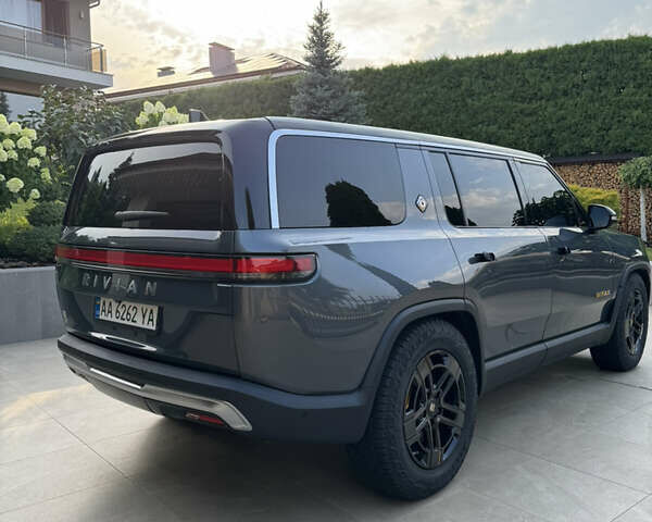 Серый Rivian R1S, объемом двигателя 0 л и пробегом 17 тыс. км за 82500 $, фото 19 на Automoto.ua