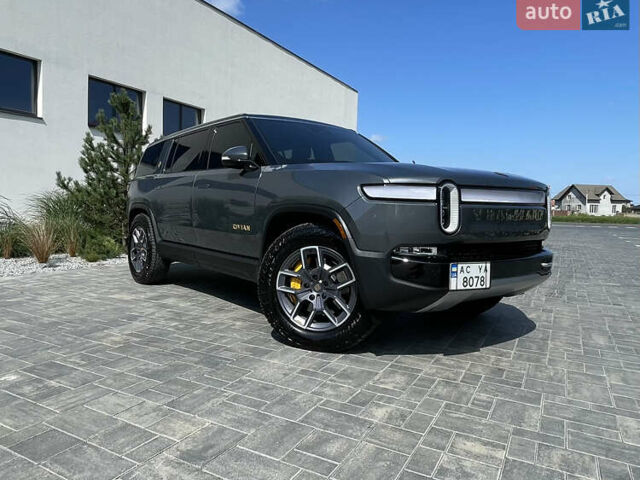 Серый Rivian R1S, объемом двигателя 0 л и пробегом 21 тыс. км за 58000 $, фото 1 на Automoto.ua