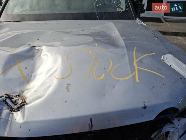 Сірий Rivian R1S, об'ємом двигуна 0 л та пробігом 13 тис. км за 32100 $, фото 12 на Automoto.ua