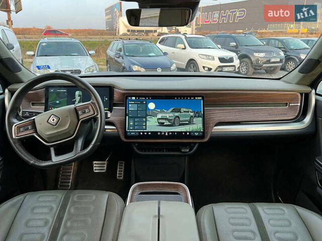Серый Rivian R1S, объемом двигателя 0 л и пробегом 29 тыс. км за 57490 $, фото 35 на Automoto.ua