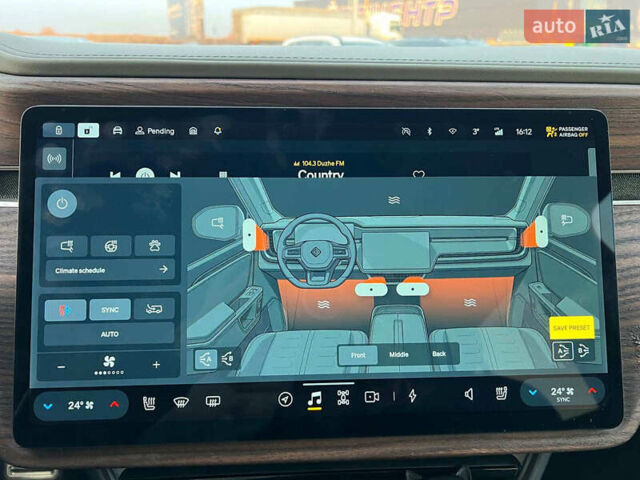 Серый Rivian R1S, объемом двигателя 0 л и пробегом 29 тыс. км за 57490 $, фото 30 на Automoto.ua